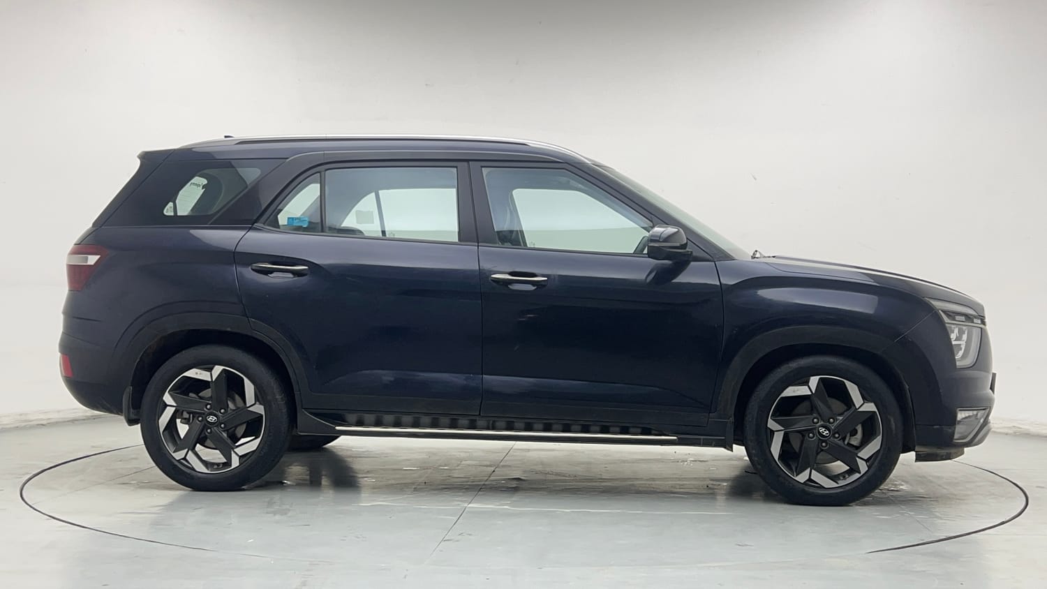 2022 Hyundai Alcazar Platinum (O) 6 STR 2.0 Petrol AT-5