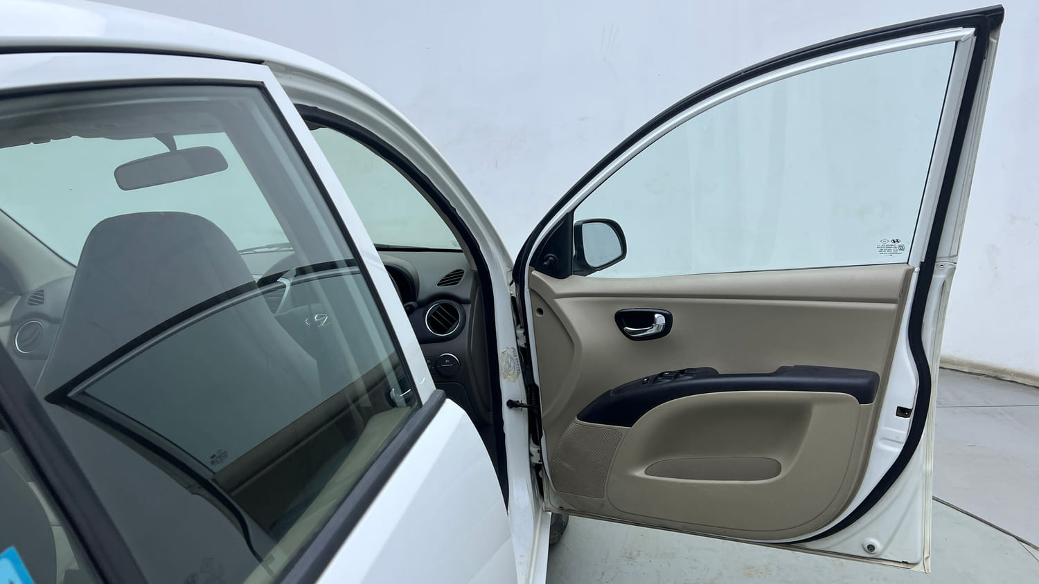 Used 2017 Hyundai i10 Sportz 1.1 iRDE2 Petrol Manual interior RIGHT FRONT DOOR OPEN VIEW