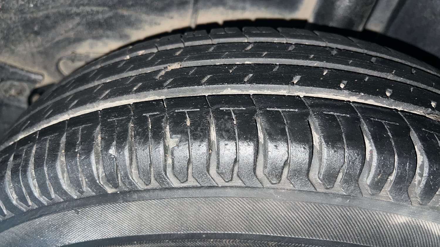Used 2020 Tata Altroz XM Petrol Petrol Manual tyres LEFT REAR TYRE TREAD VIEW