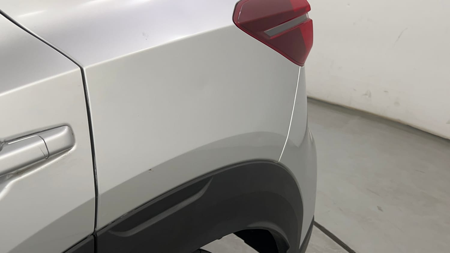 Used 2024 Nissan Magnite XL AMT Petrol Automatic dents MINOR SCRATCH
