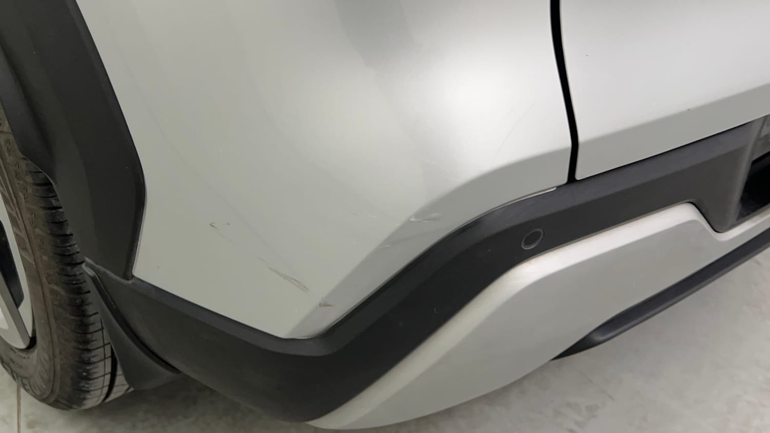 Used 2024 Nissan Magnite XL AMT Petrol Automatic dents MINOR SCRATCH