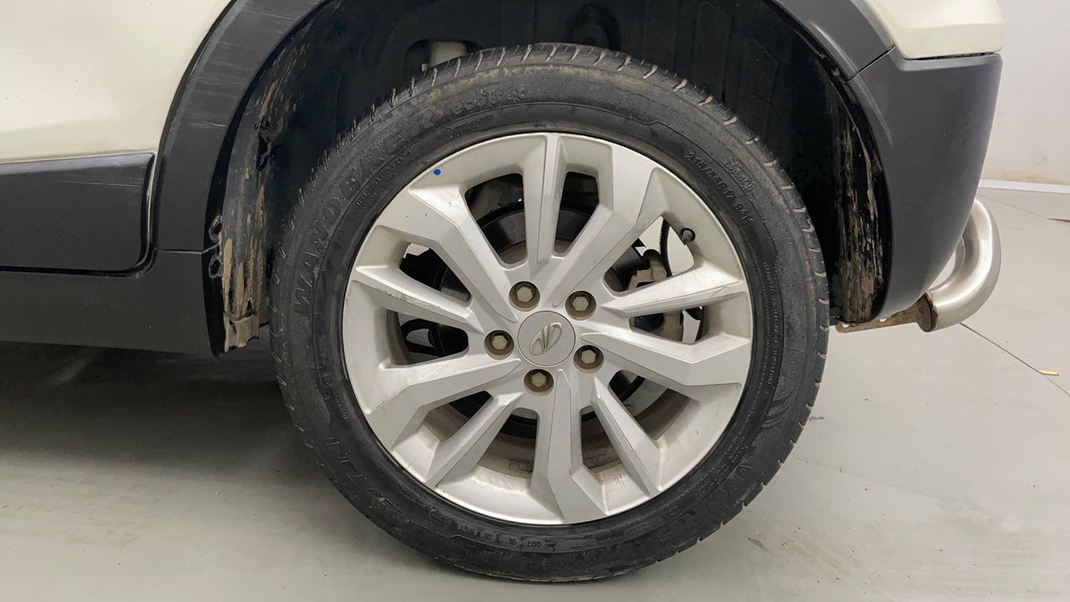 Used 2022 Mahindra XUV 300 W8 1.2 Petrol Petrol Manual tyres LEFT REAR TYRE RIM VIEW