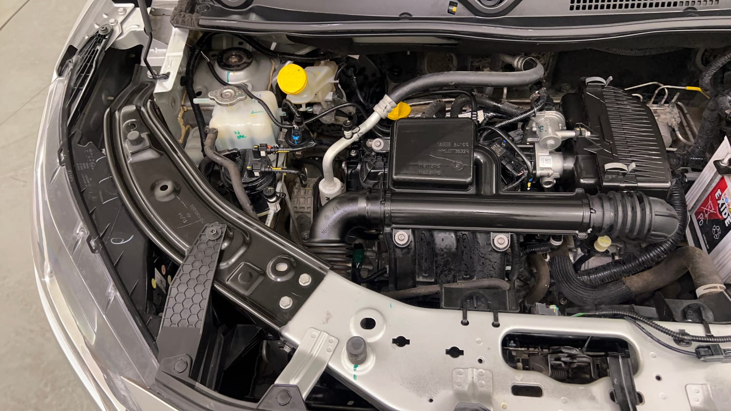 Used 2024 Nissan Magnite XL AMT Petrol Automatic engine ENGINE RIGHT SIDE VIEW