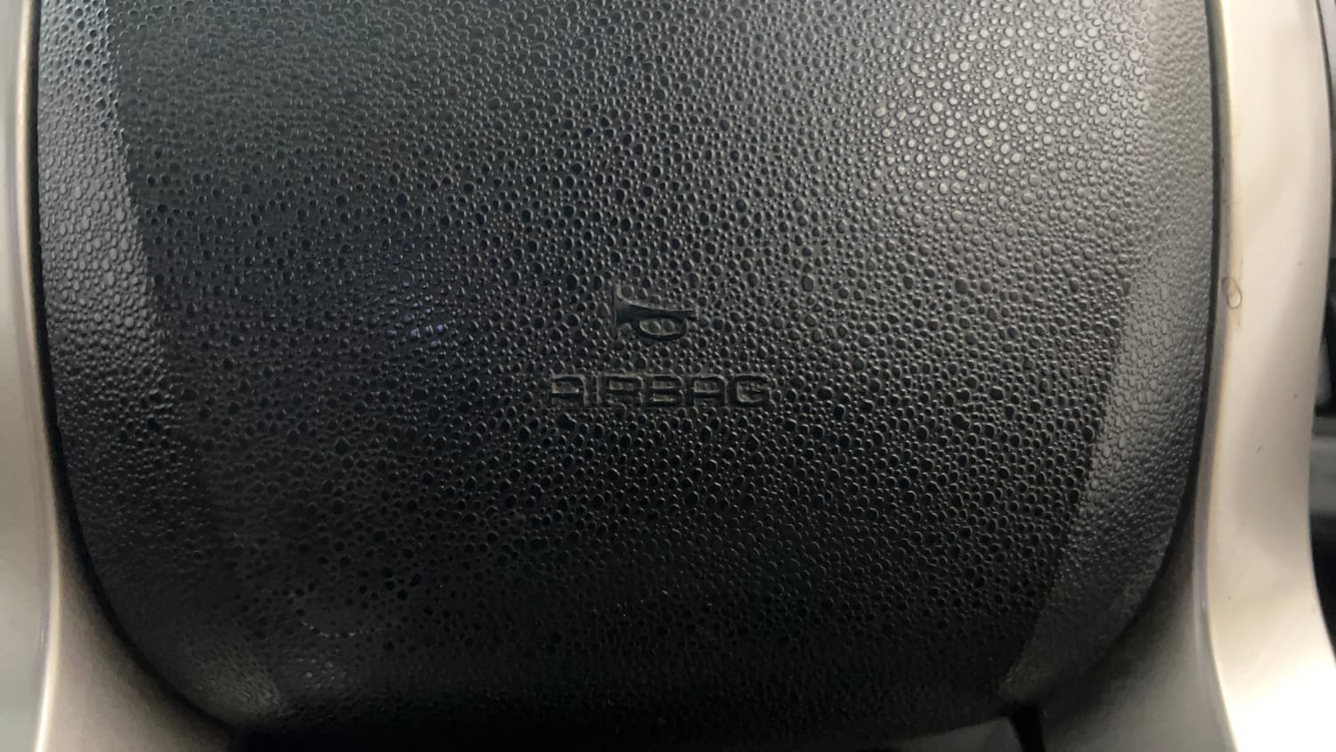Used 2019 Mahindra XUV500 W11 (O) AT Diesel Automatic top_features Airbags