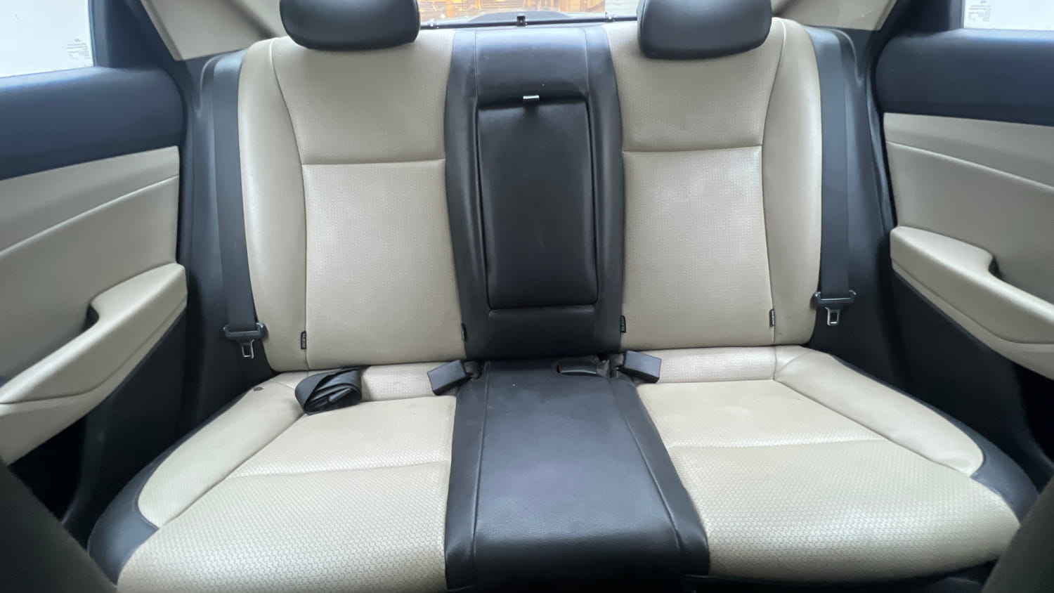 Used 2019 Hyundai Verna SX (O)1.6 VTVT Petrol Manual interior REAR SEAT CONDITION VIEW
