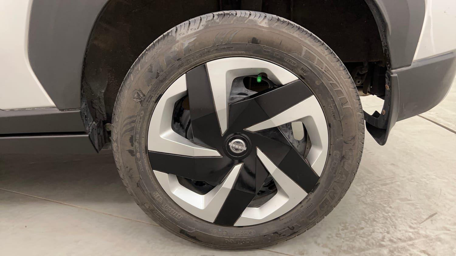 Used 2024 Nissan Magnite XL AMT Petrol Automatic tyres LEFT REAR TYRE RIM VIEW