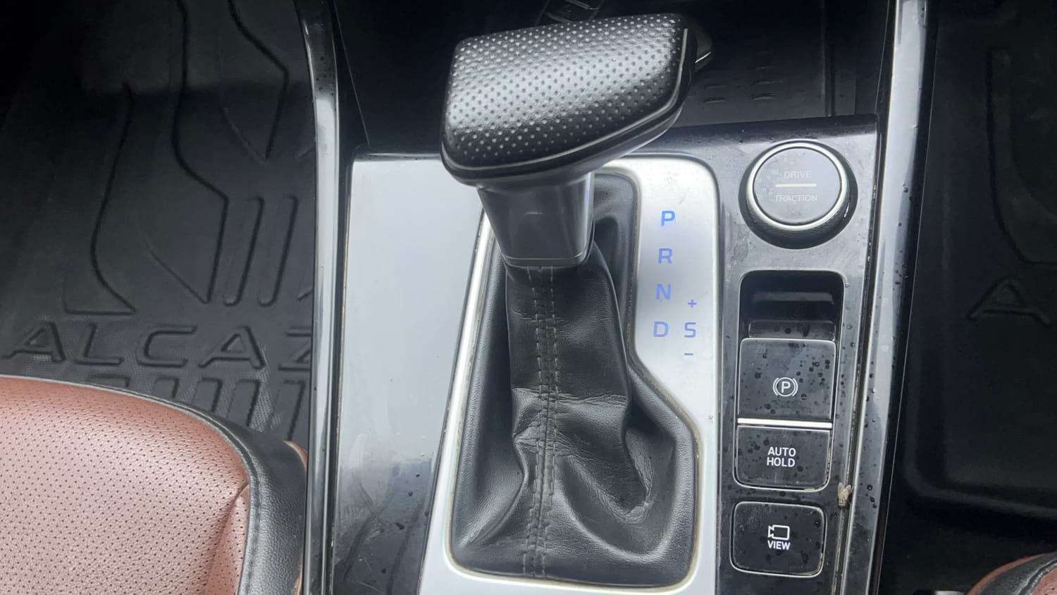 2022 Hyundai Alcazar Platinum (O) 6 STR 2.0 Petrol AT-16