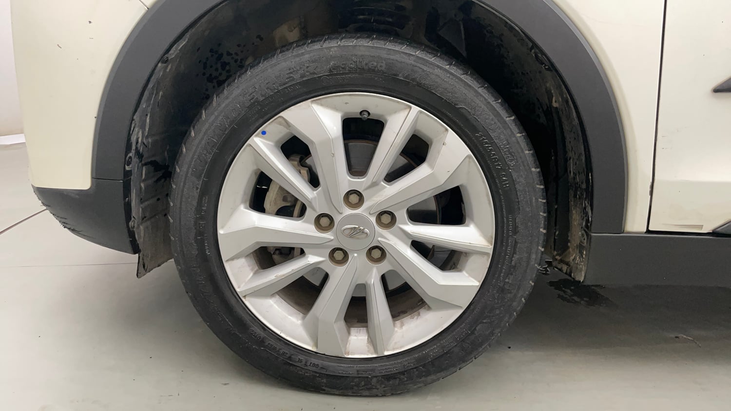 Used 2022 Mahindra XUV 300 W8 1.2 Petrol Petrol Manual tyres LEFT FRONT TYRE RIM VIEW