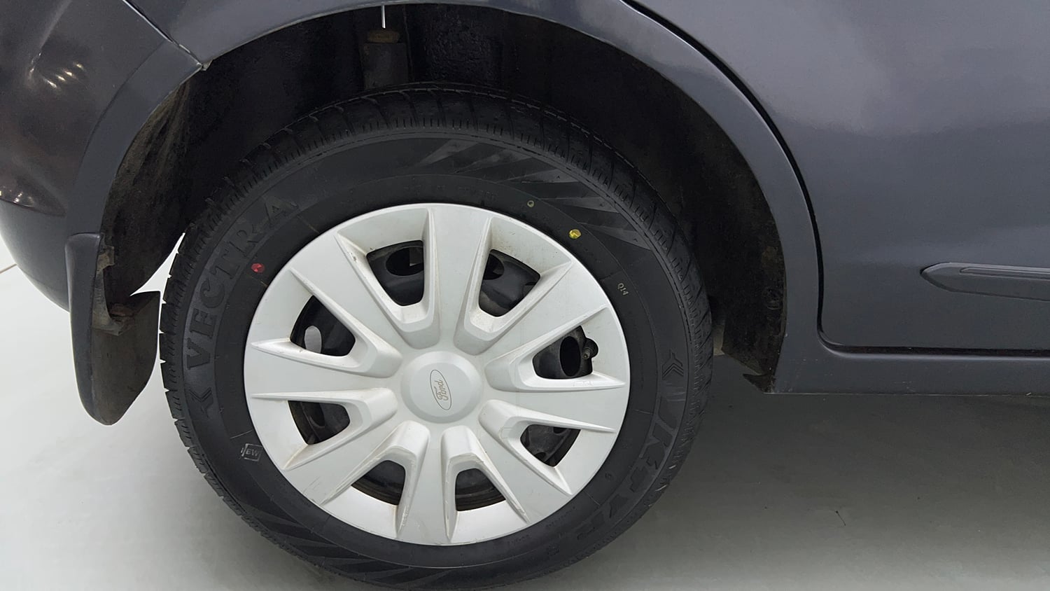 Used 2014 Ford Figo Duratec Petrol EXI 1.2 Petrol Manual tyres RIGHT REAR TYRE RIM VIEW