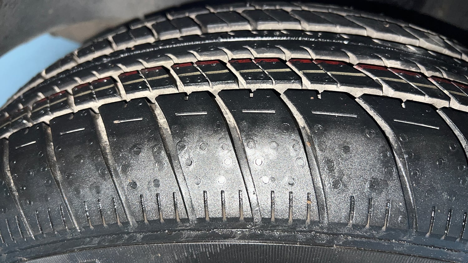 Used 2014 Ford Figo Duratec Petrol EXI 1.2 Petrol Manual tyres RIGHT REAR TYRE TREAD VIEW