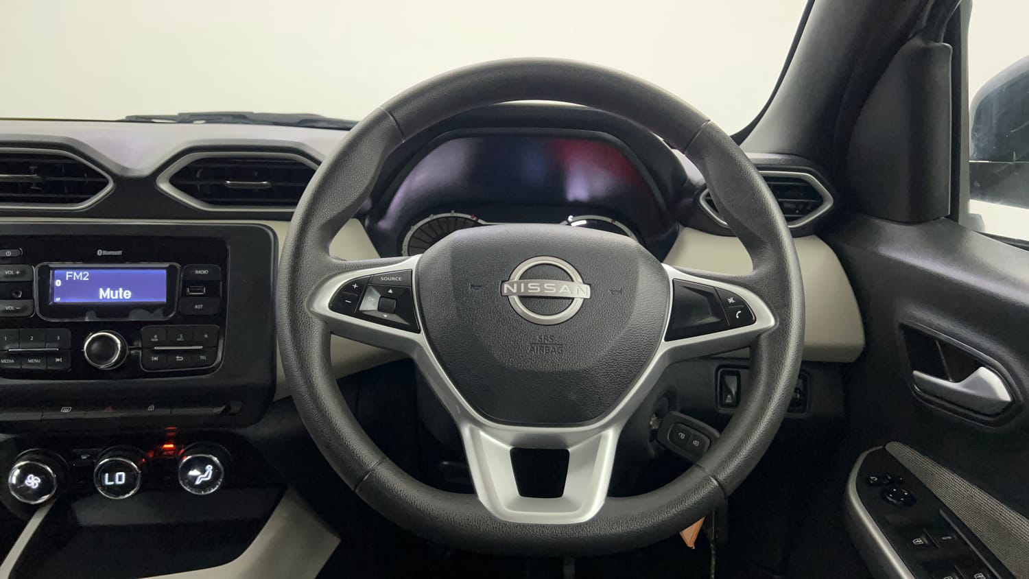 Used 2024 Nissan Magnite XL AMT Petrol Automatic interior STEERING VIEW