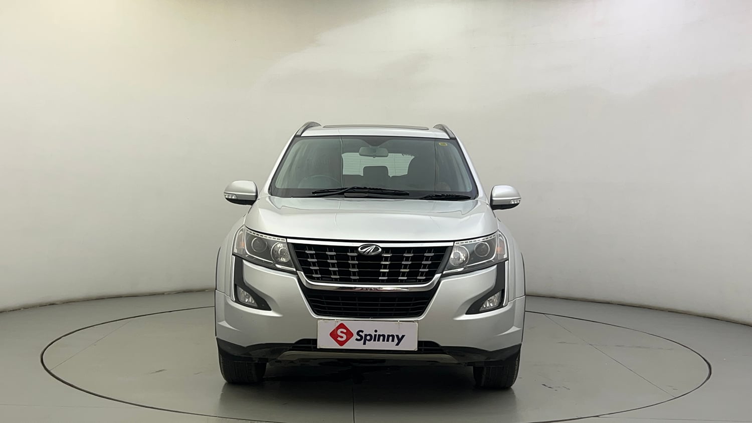 Used 2019 Mahindra XUV500 W11 (O) AT Diesel Automatic exterior FRONT VIEW