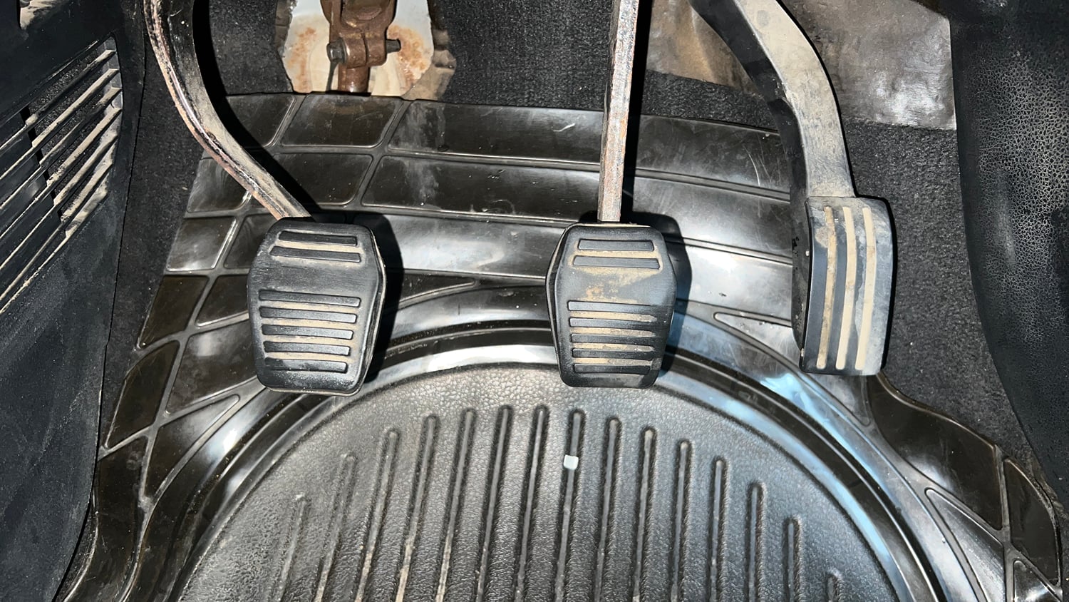 Used 2014 Ford Figo Duratec Petrol EXI 1.2 Petrol Manual interior PEDALS VIEW