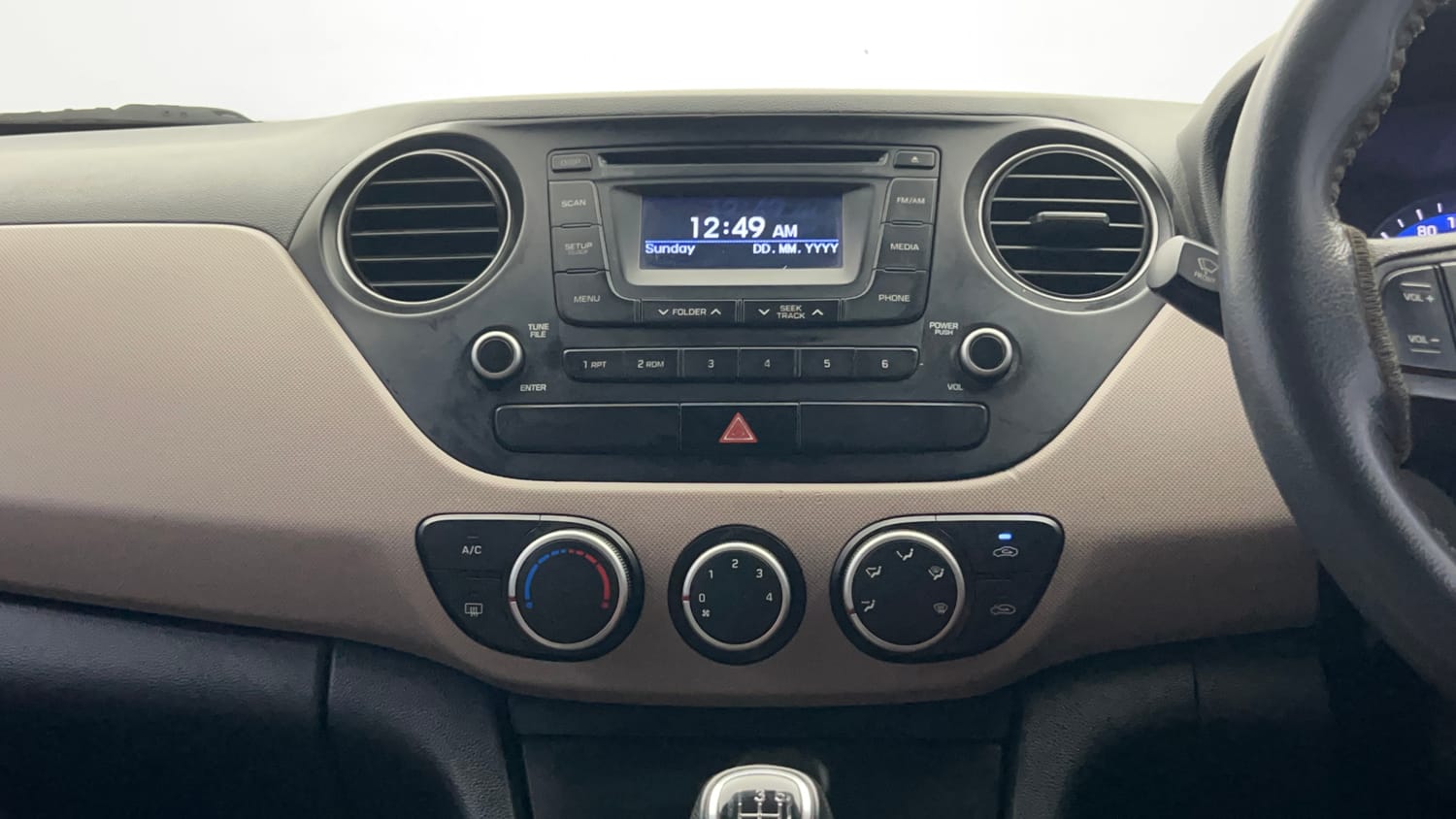 Used 2014 Hyundai Xcent S 1.2 Petrol Manual interior MUSIC SYSTEM & AC CONTROL VIEW