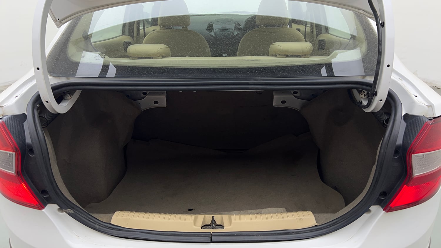 Used 2016 Ford Figo Aspire Trend 1.2 Ti-VCT Petrol Manual interior DICKY INSIDE VIEW