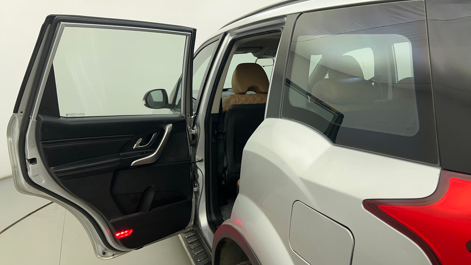 Used 2019 Mahindra XUV500 W11 (O) AT Diesel Automatic interior LEFT REAR DOOR OPEN VIEW