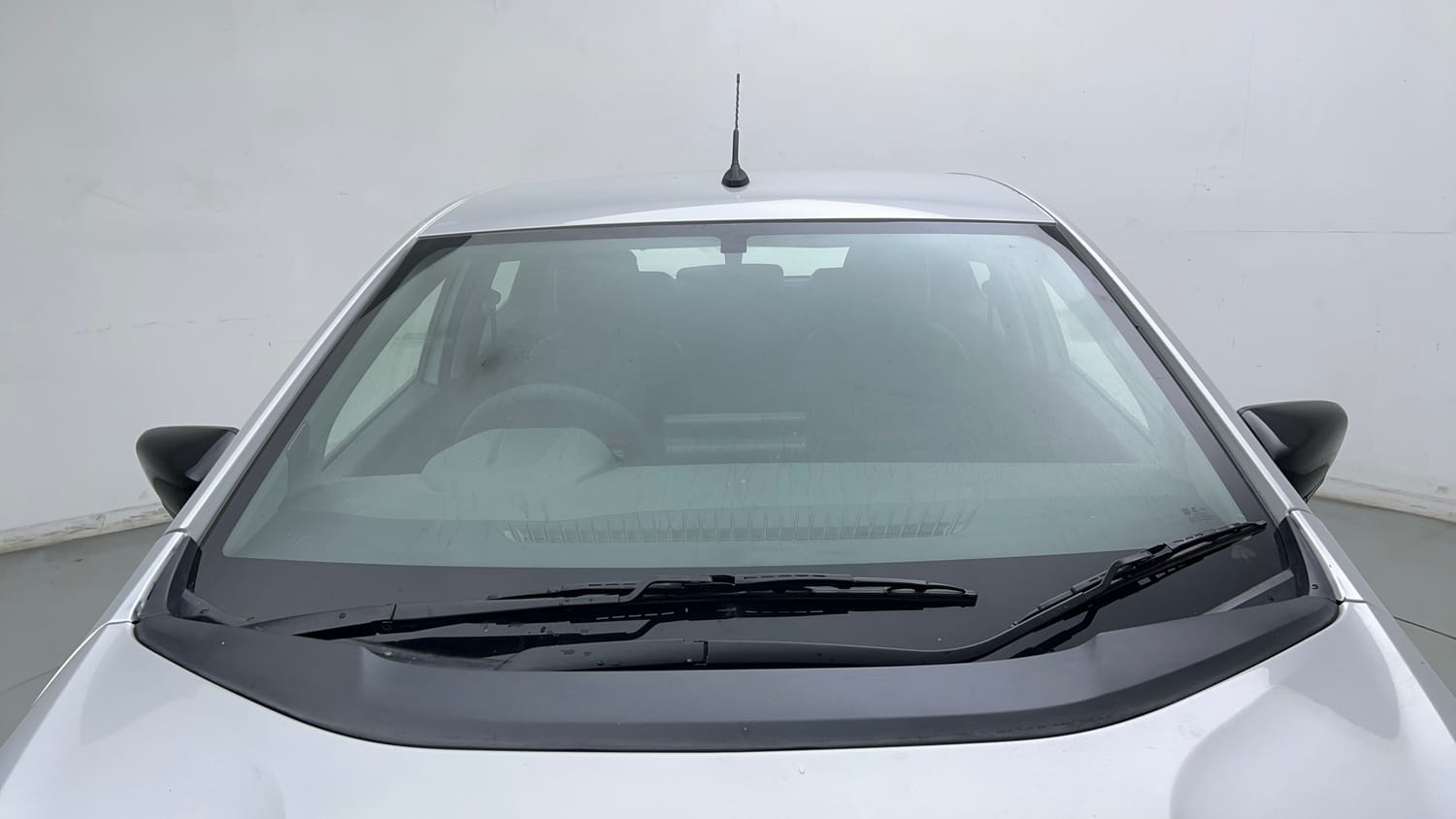 Used 2020 Tata Altroz XM Petrol Petrol Manual exterior FRONT WINDSHIELD VIEW