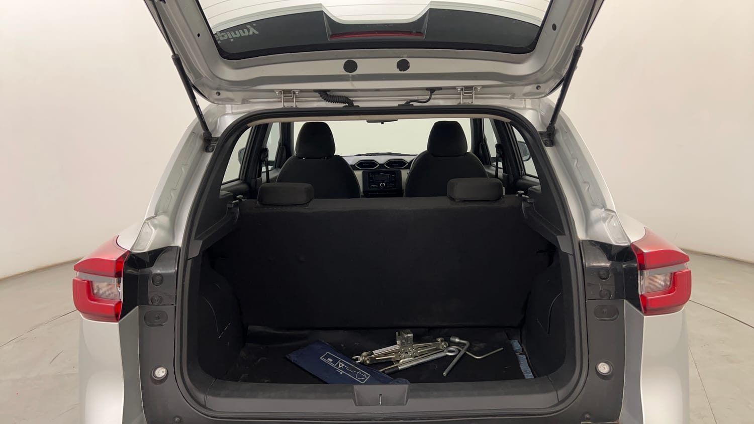 Used 2024 Nissan Magnite XL AMT Petrol Automatic interior DICKY INSIDE VIEW