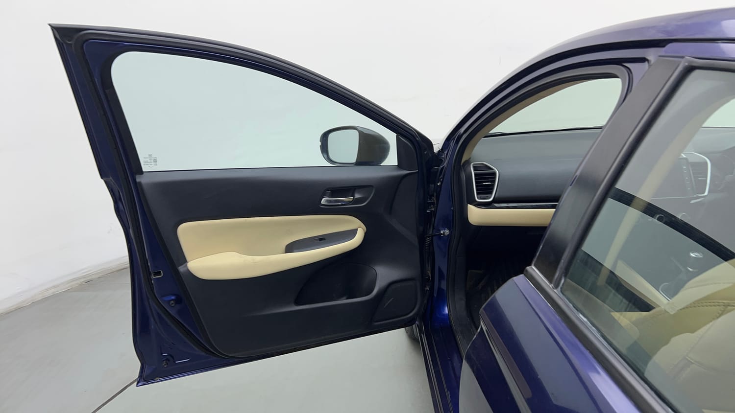 2024 Honda City V Petrol MT-21