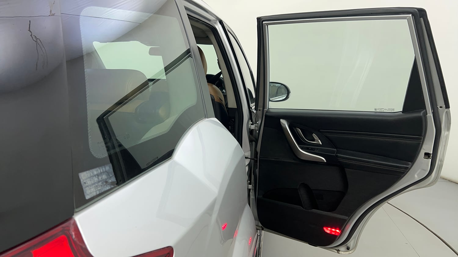 Used 2019 Mahindra XUV500 W11 (O) AT Diesel Automatic interior RIGHT REAR DOOR OPEN VIEW