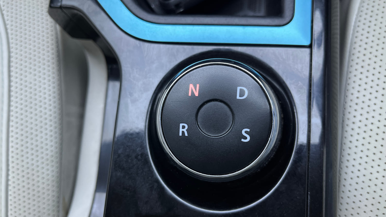 Used 2022 Tata Nexon EV XZ Plus LUX Electric Automatic interior GEAR  KNOB VIEW