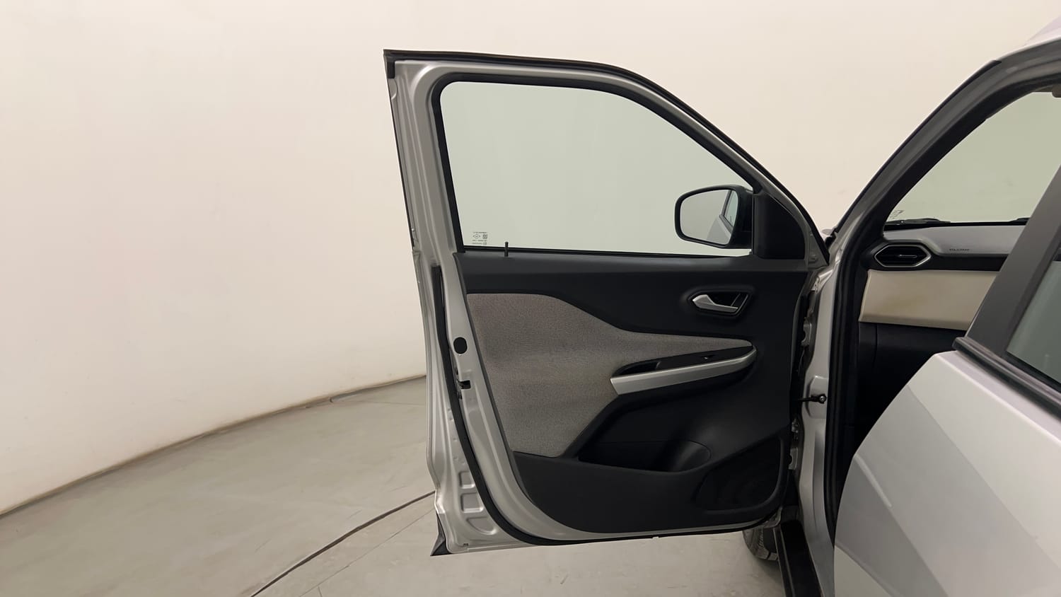 Used 2024 Nissan Magnite XL AMT Petrol Automatic interior LEFT FRONT DOOR OPEN VIEW