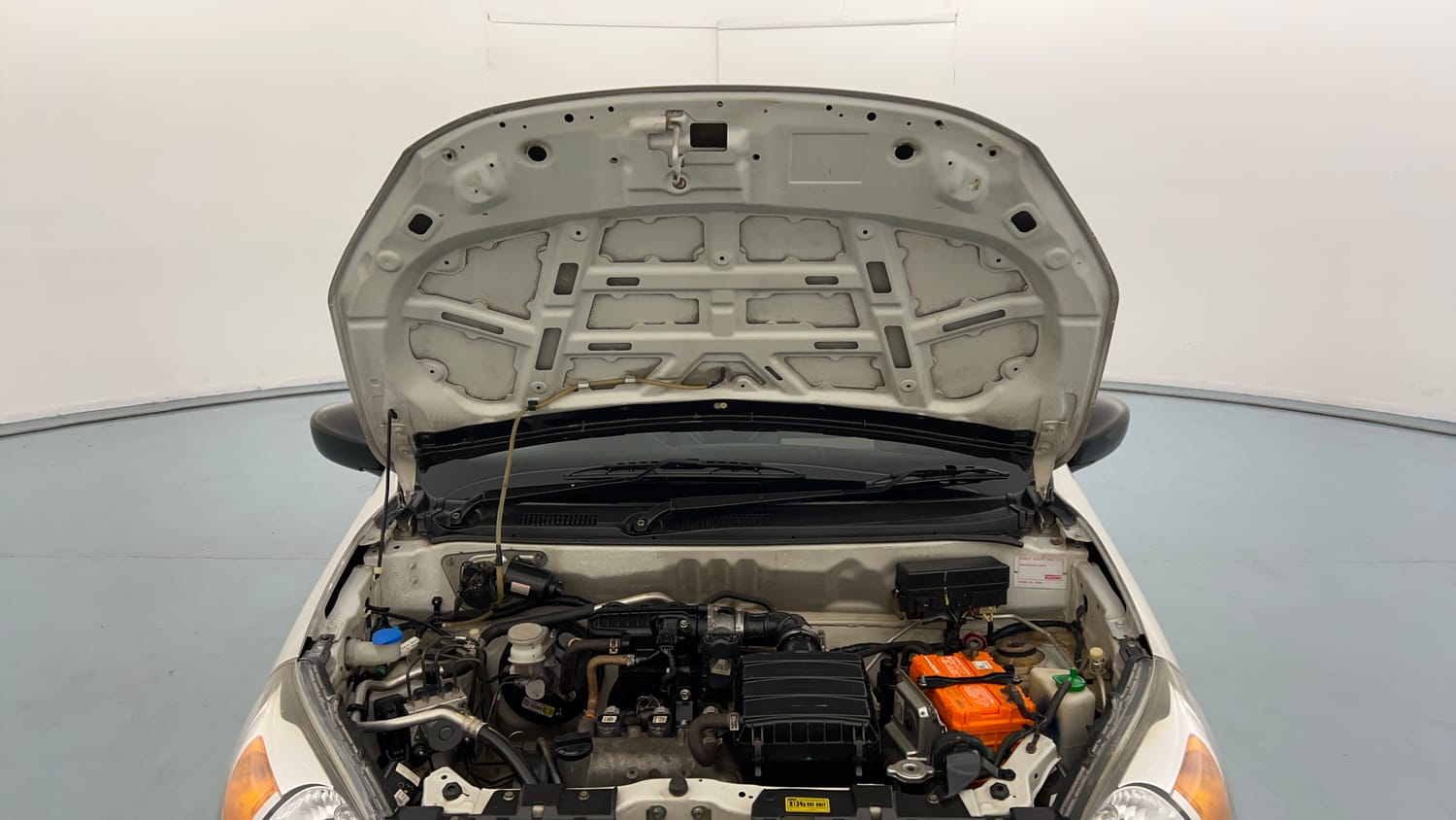 Used 2022 Maruti Suzuki Alto 800 VXi Petrol Manual engine ENGINE & BONNET OPEN FRONT VIEW