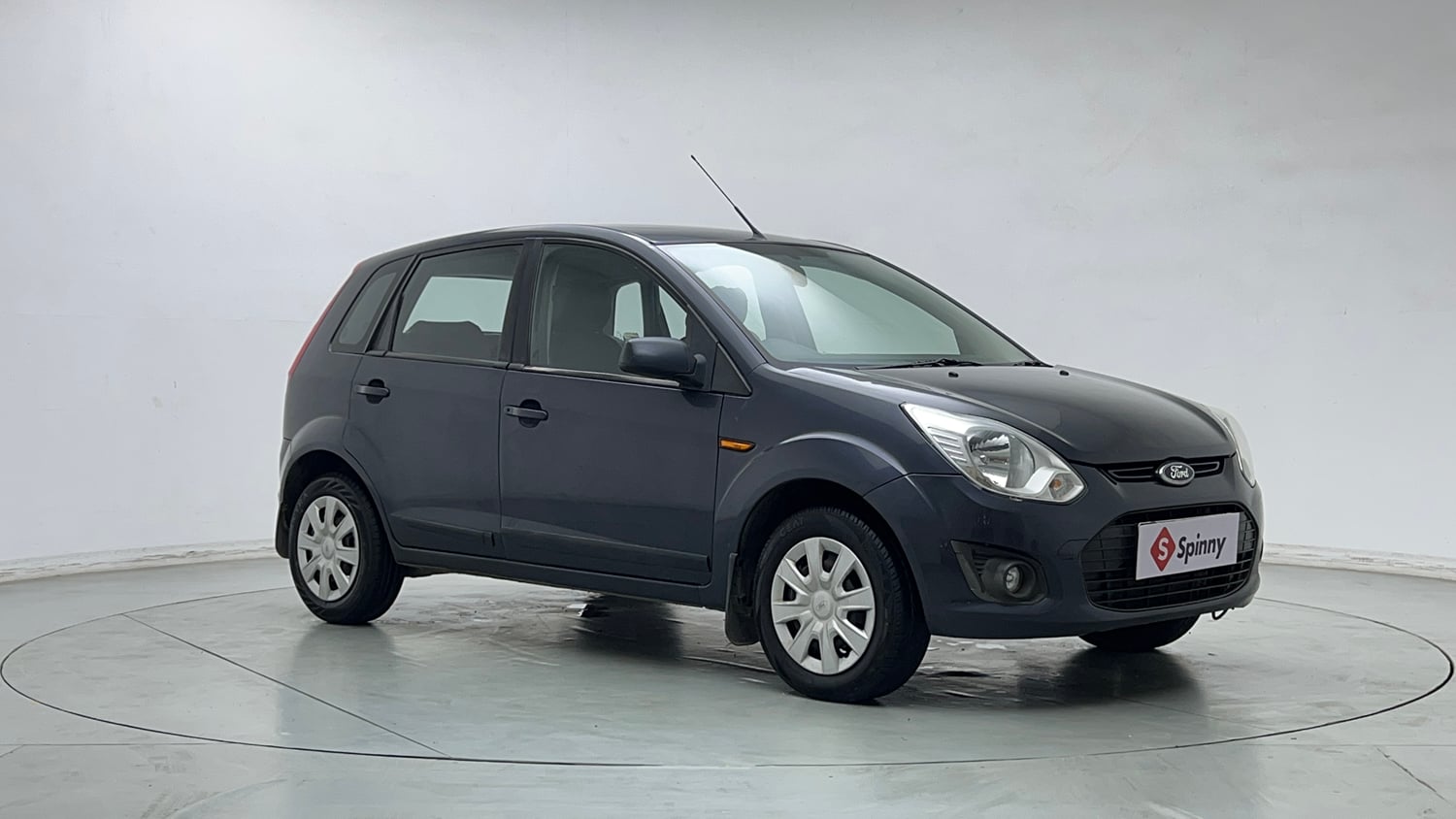Used 2014 Ford Figo Duratec Petrol EXI 1.2 Petrol Manual exterior RIGHT FRONT CORNER VIEW