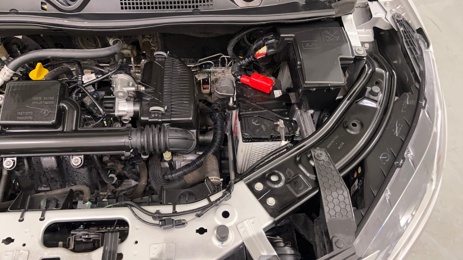 Used 2024 Nissan Magnite XL AMT Petrol Automatic engine ENGINE LEFT SIDE VIEW