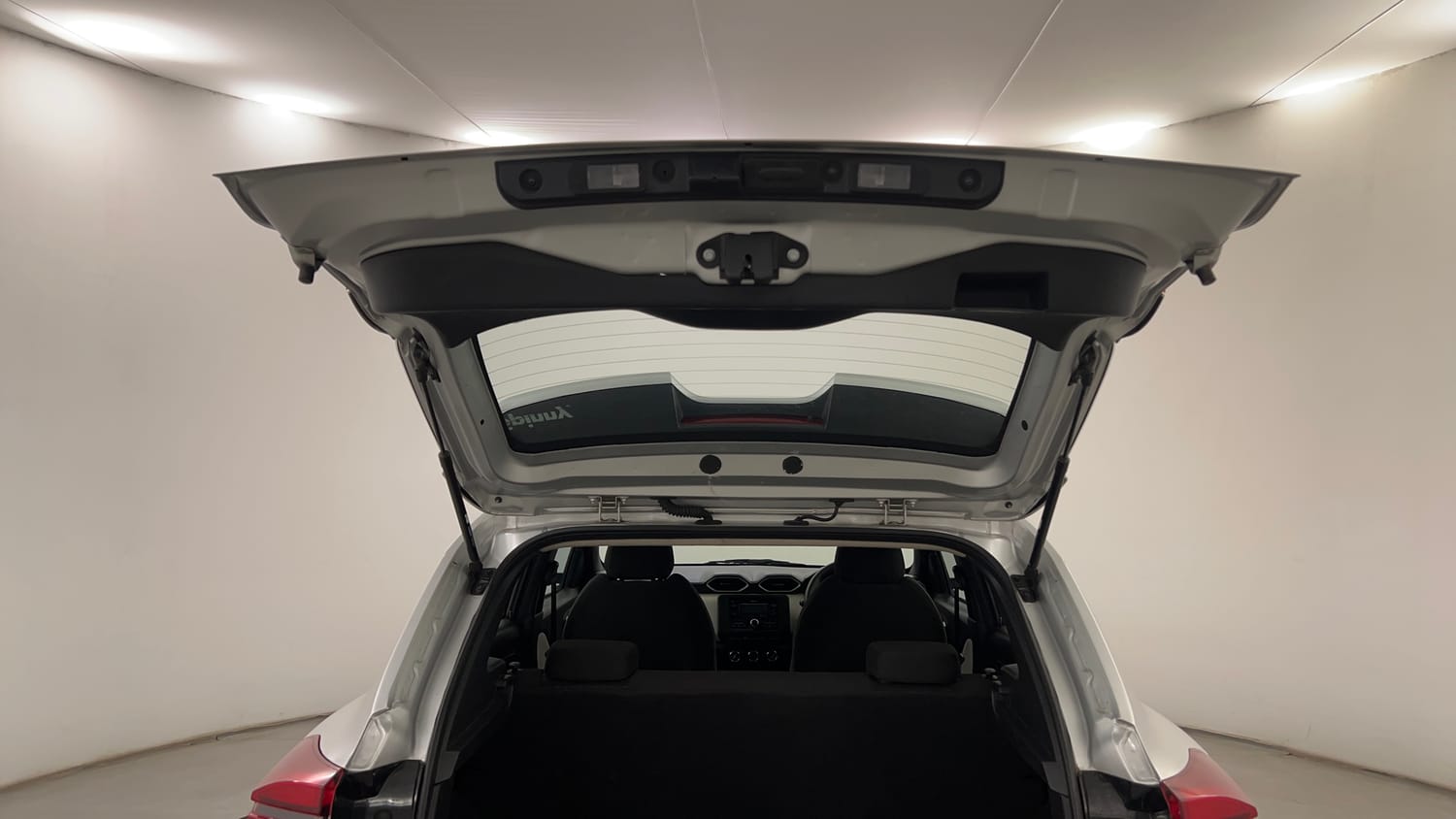 Used 2024 Nissan Magnite XL AMT Petrol Automatic interior DICKY DOOR OPEN VIEW