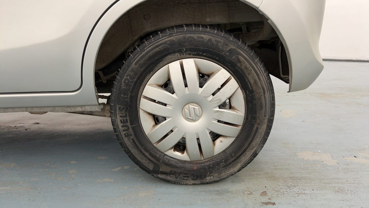 Used 2022 Maruti Suzuki Alto 800 VXi Petrol Manual tyres LEFT REAR TYRE RIM VIEW