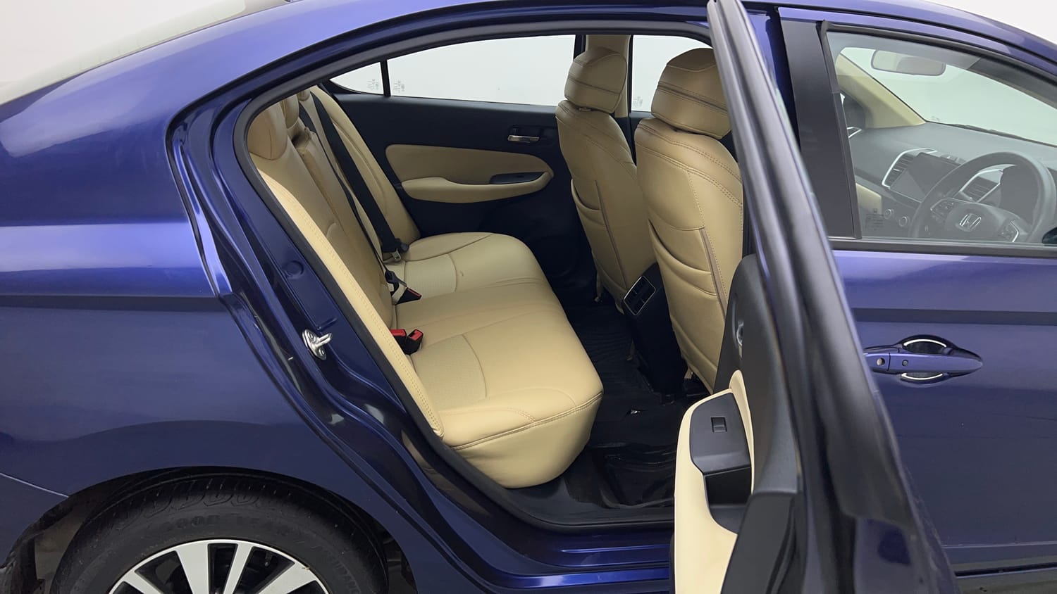 2024 Honda City V Petrol MT-18