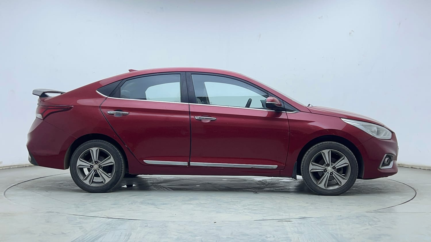 Used 2019 Hyundai Verna SX (O)1.6 VTVT Petrol Manual exterior RIGHT SIDE VIEW
