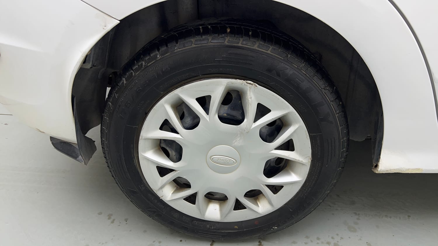 Used 2016 Ford Figo Aspire Trend 1.2 Ti-VCT Petrol Manual tyres RIGHT REAR TYRE RIM VIEW