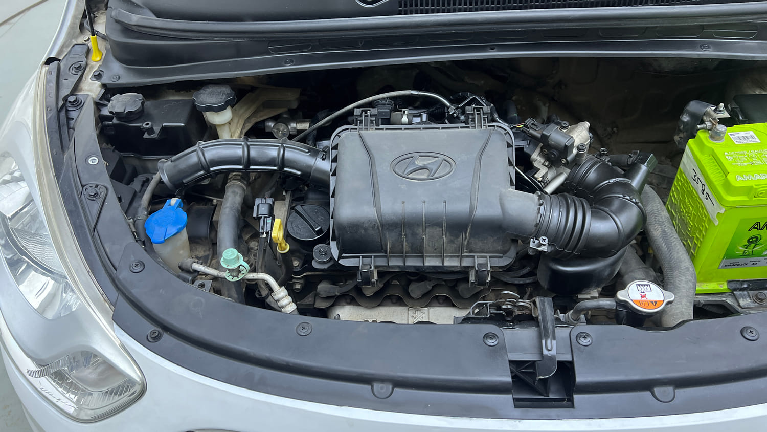 Used 2017 Hyundai i10 Sportz 1.1 iRDE2 Petrol Manual engine ENGINE RIGHT SIDE VIEW