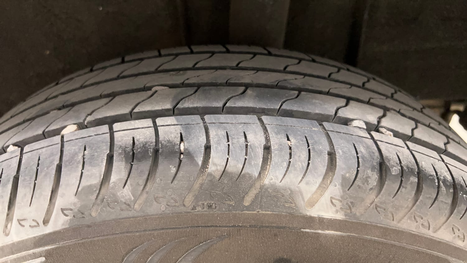 Used 2024 Nissan Magnite XL AMT Petrol Automatic tyres LEFT REAR TYRE TREAD VIEW