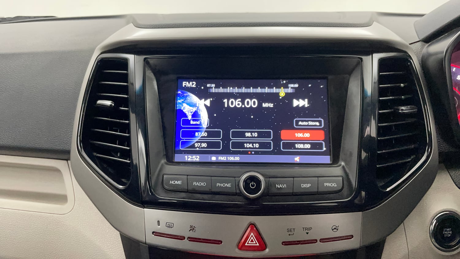 Used 2022 Mahindra XUV 300 W8 1.2 Petrol Petrol Manual interior MUSIC SYSTEM & AC CONTROL VIEW