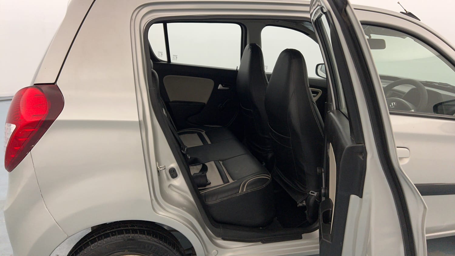 Used 2022 Maruti Suzuki Alto 800 VXi Petrol Manual interior RIGHT SIDE REAR DOOR CABIN VIEW