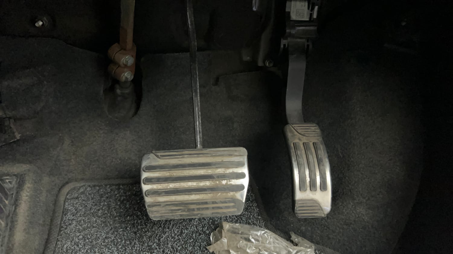 Used 2019 Mahindra XUV500 W11 (O) AT Diesel Automatic interior PEDALS VIEW