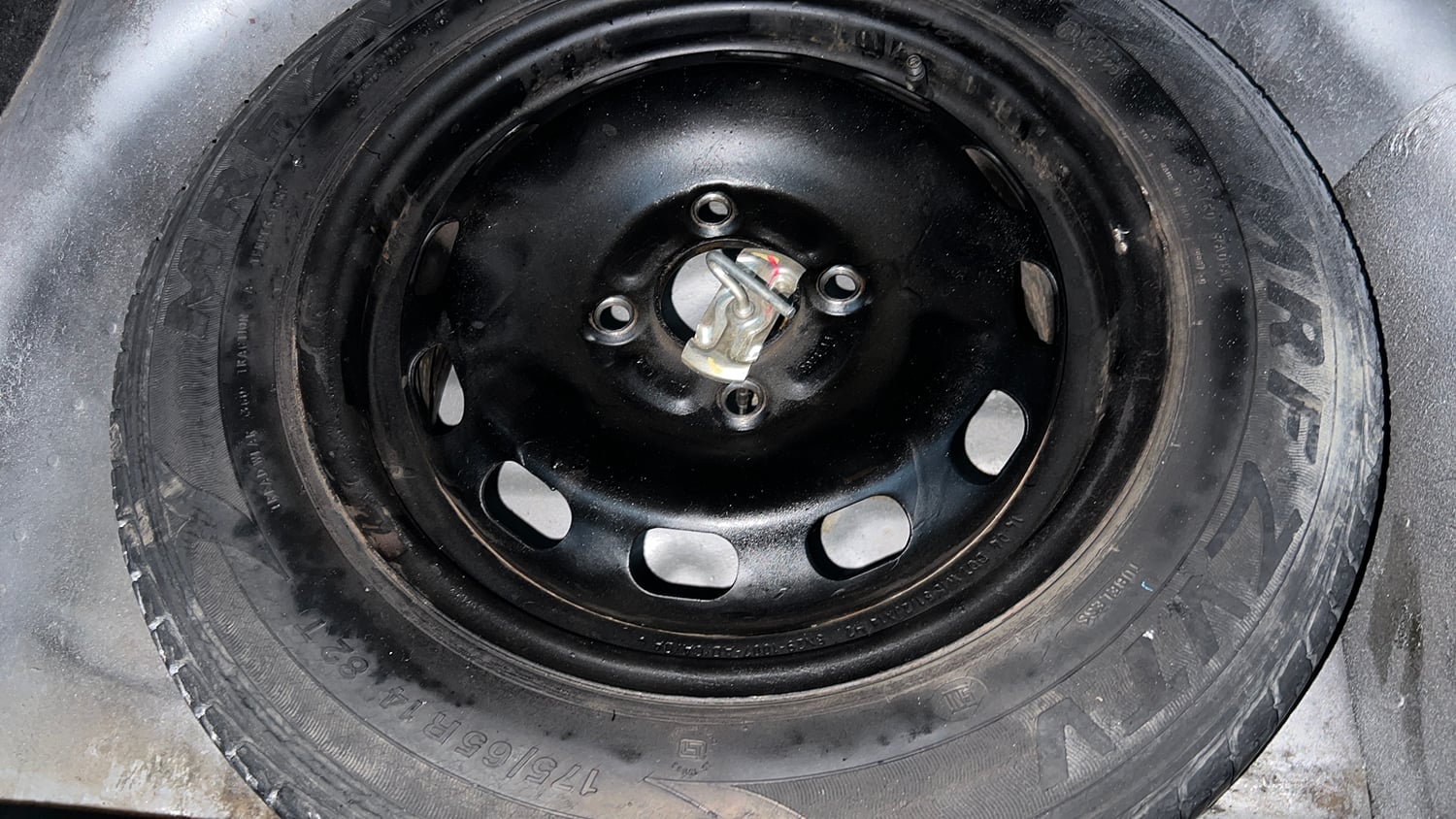 Used 2014 Ford Figo Duratec Petrol EXI 1.2 Petrol Manual tyres SPARE TYRE VIEW