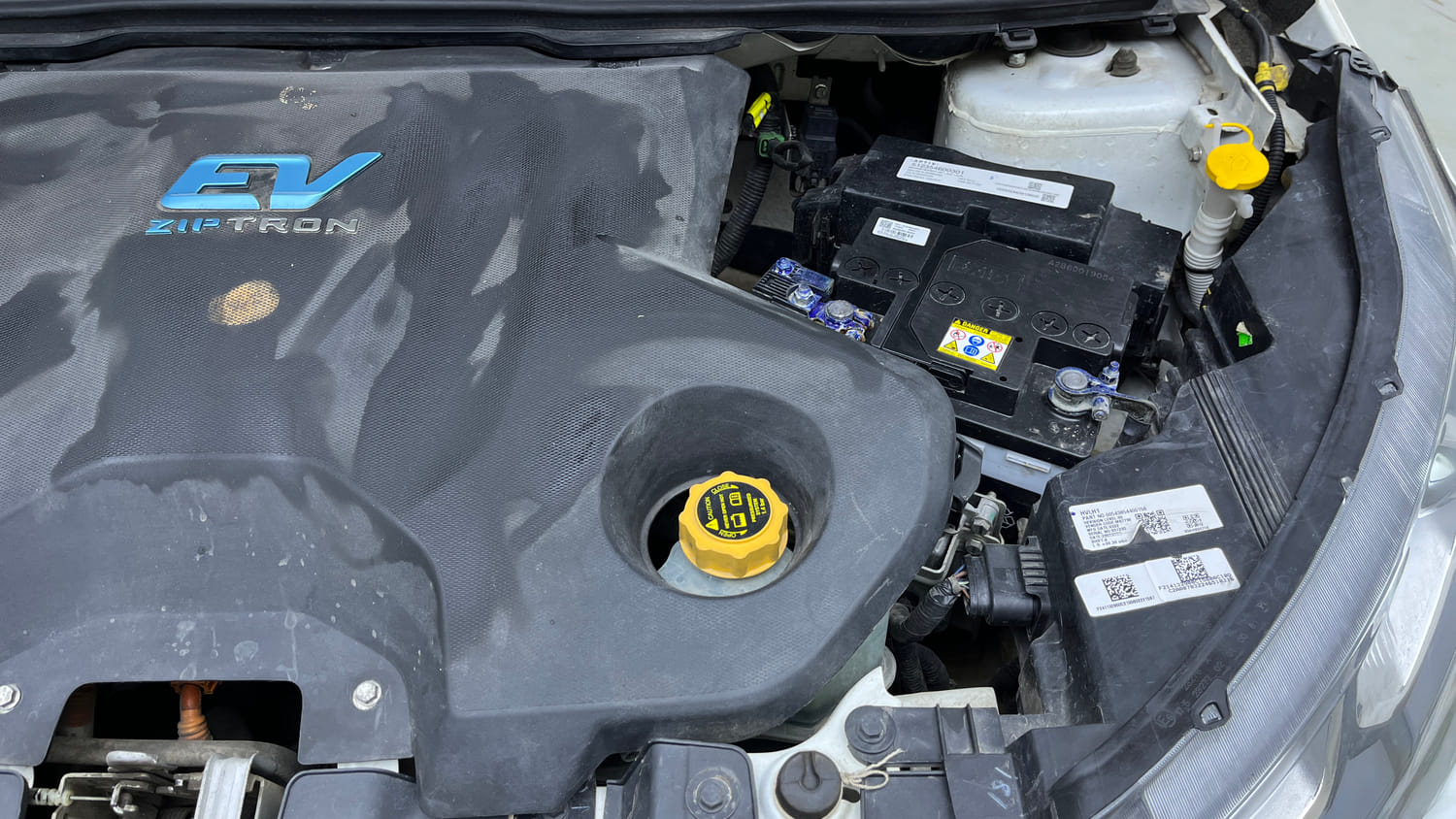 Used 2022 Tata Nexon EV XZ Plus LUX Electric Automatic engine ENGINE LEFT SIDE VIEW