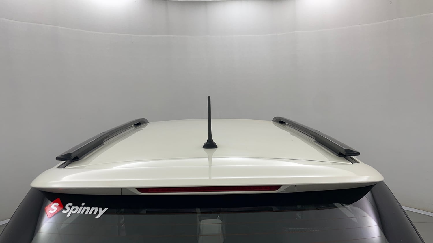 Used 2022 Mahindra XUV 300 W8 1.2 Petrol Petrol Manual exterior EXTERIOR ROOF VIEW