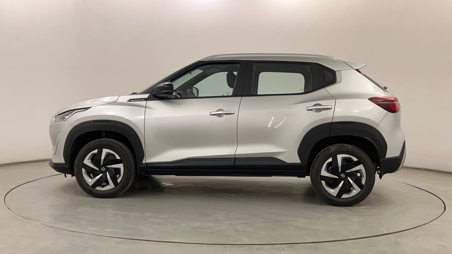 Used 2024 Nissan Magnite XL AMT Petrol Automatic exterior LEFT SIDE VIEW