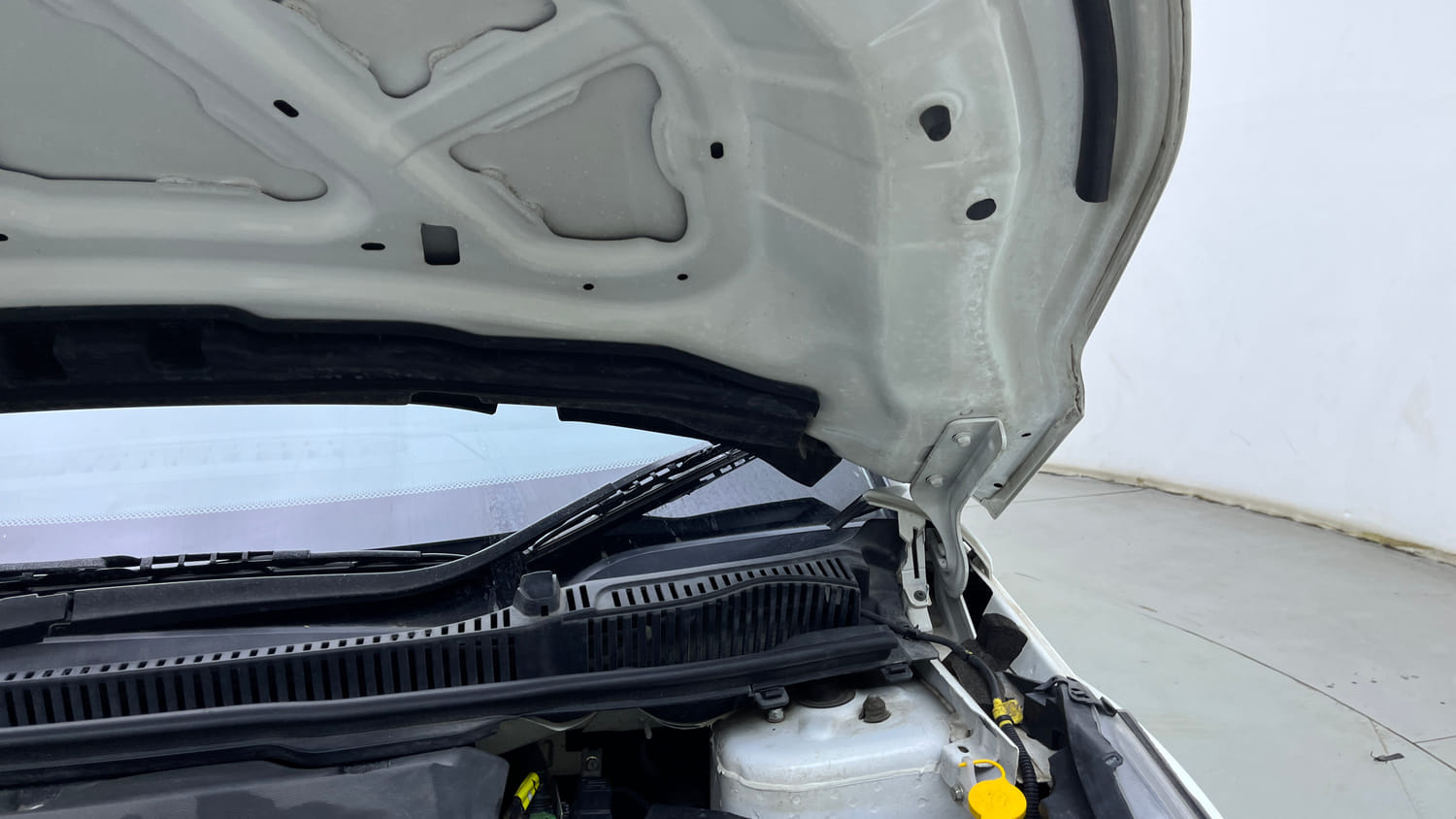 Used 2022 Tata Nexon EV XZ Plus LUX Electric Automatic engine ENGINE LEFT SIDE HINGE & APRON VIEW