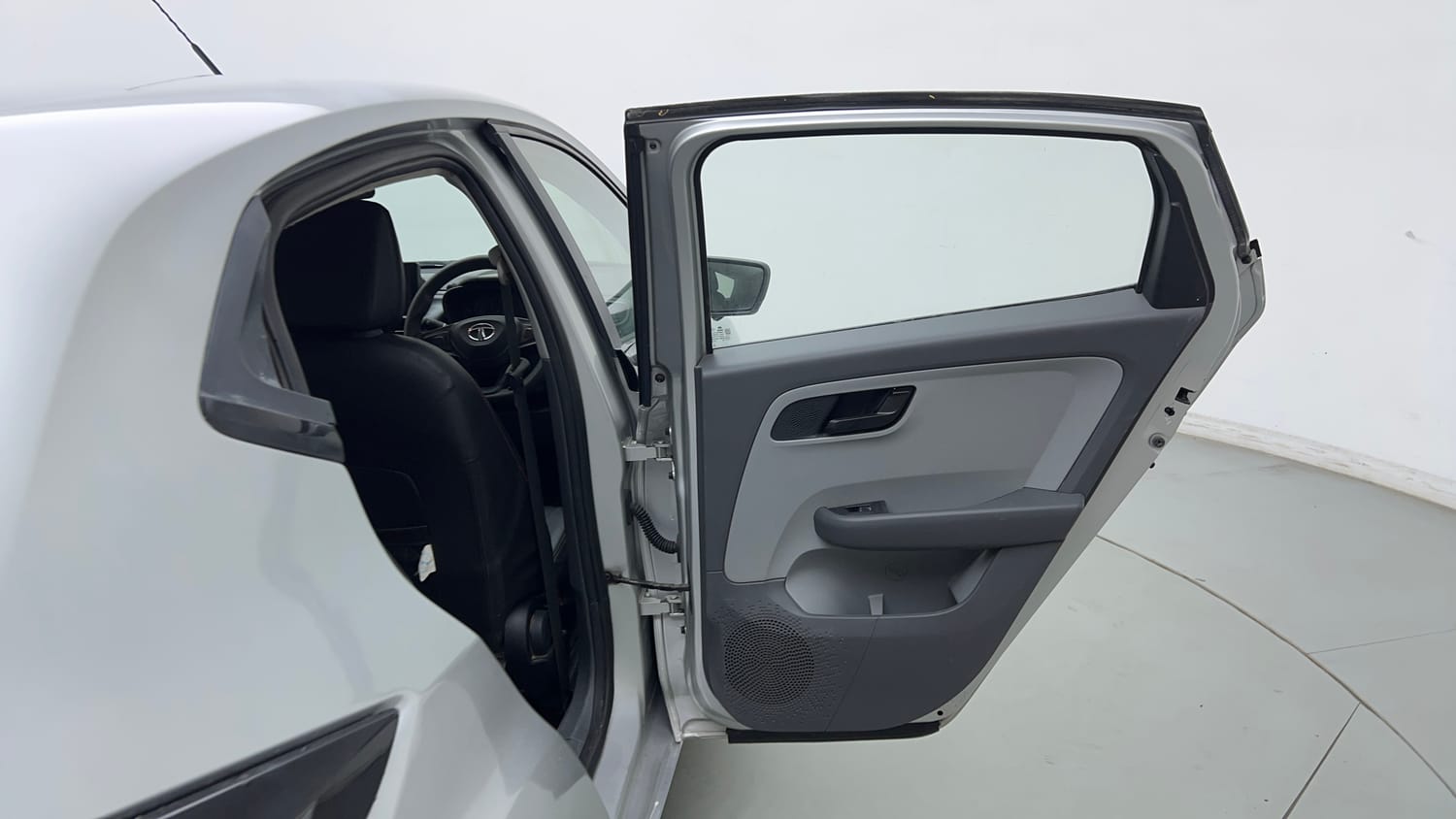 Used 2020 Tata Altroz XM Petrol Petrol Manual interior RIGHT REAR DOOR OPEN VIEW