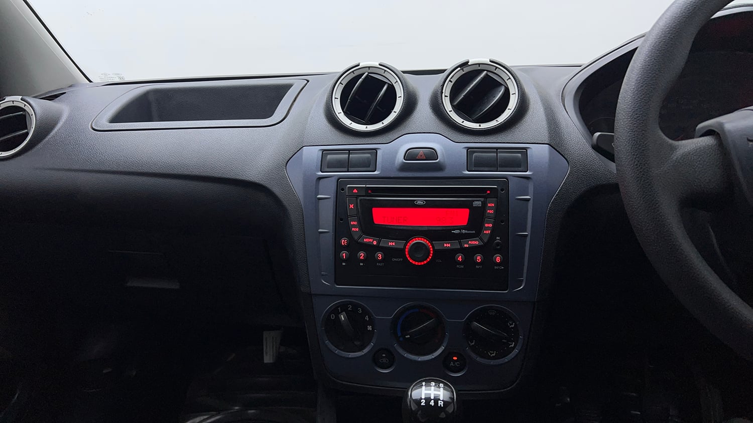 Used 2014 Ford Figo Duratec Petrol EXI 1.2 Petrol Manual interior MUSIC SYSTEM & AC CONTROL VIEW