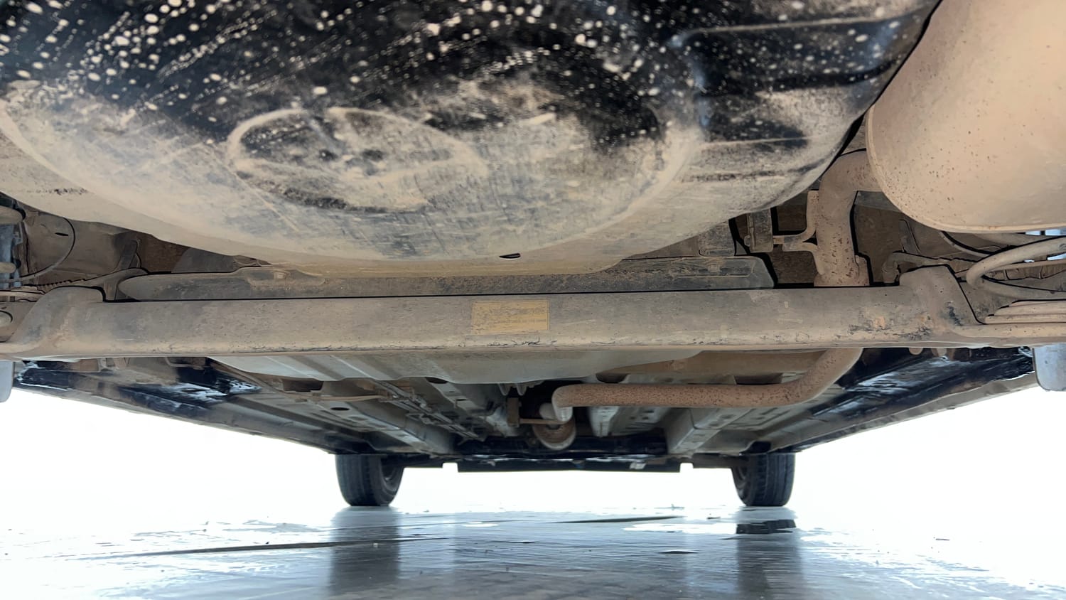 Used 2020 Tata Altroz XM Petrol Petrol Manual extra REAR UNDERBODY VIEW (TAKEN FROM REAR)