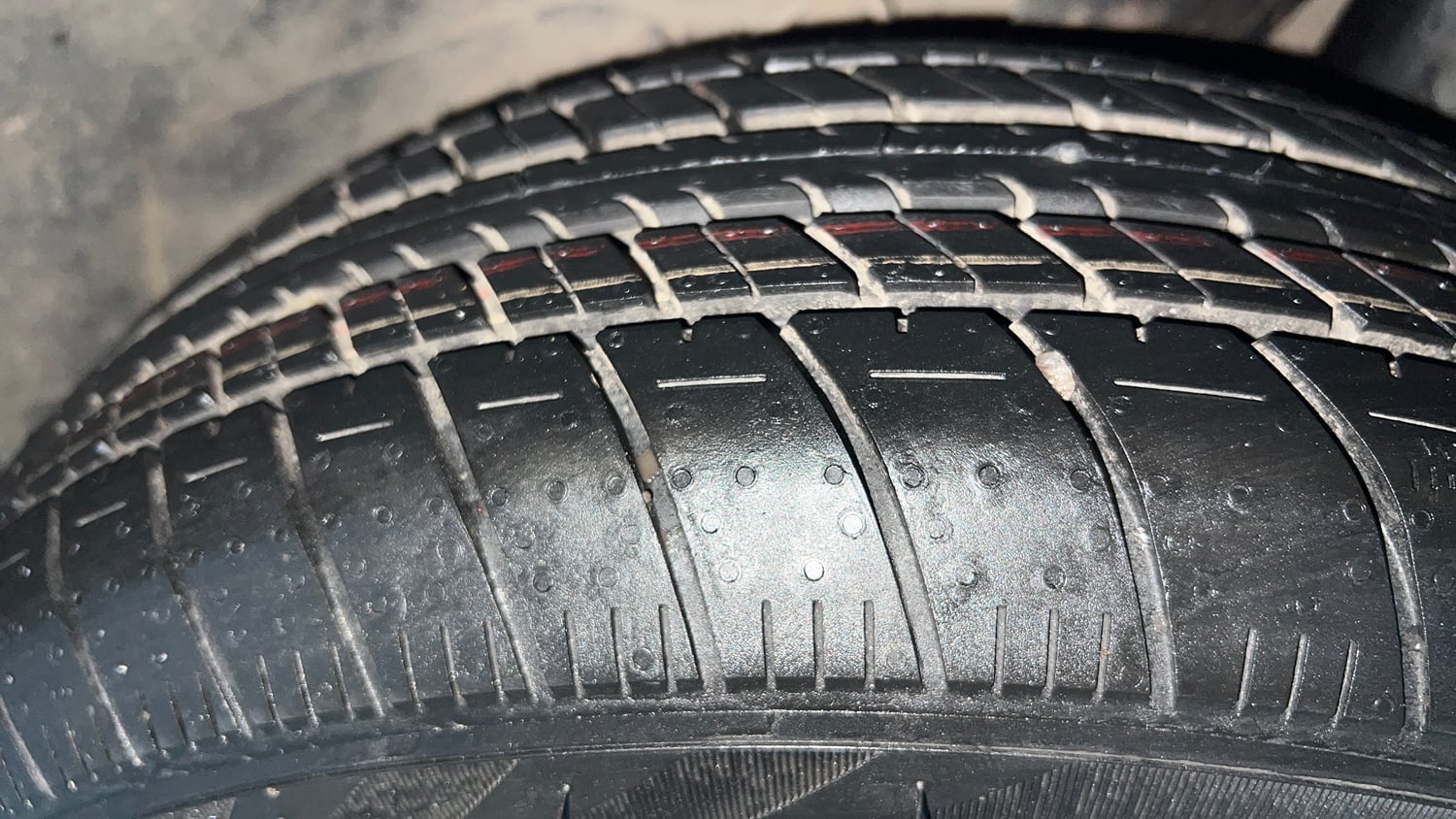 Used 2014 Ford Figo Duratec Petrol EXI 1.2 Petrol Manual tyres LEFT REAR TYRE TREAD VIEW