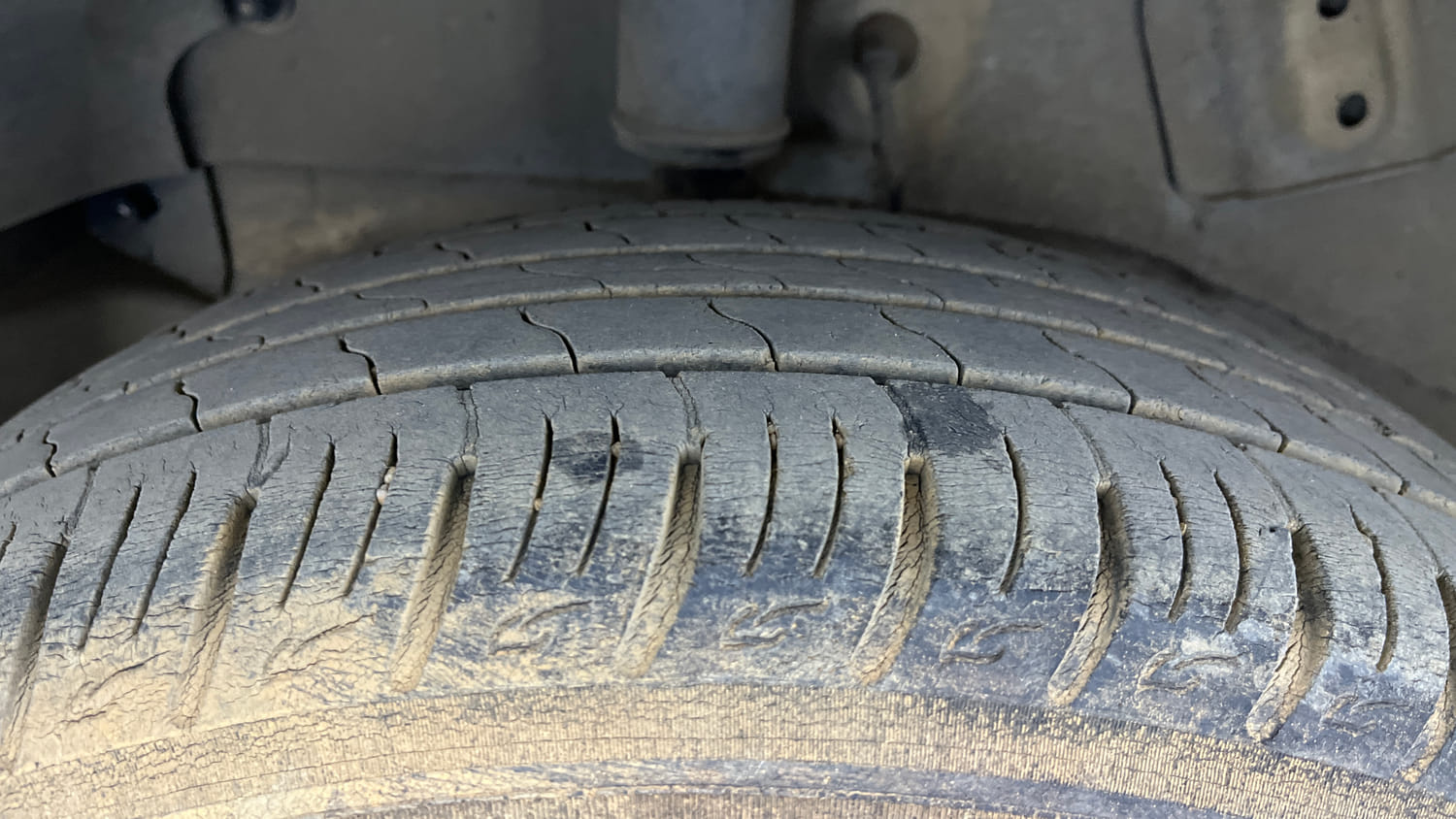 Used 2022 Tata Nexon EV XZ Plus LUX Electric Automatic tyres RIGHT REAR TYRE TREAD VIEW