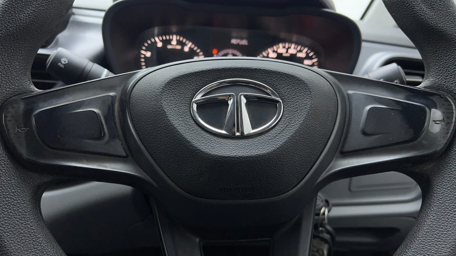 Used 2020 Tata Altroz XM Petrol Petrol Manual top_features Airbags